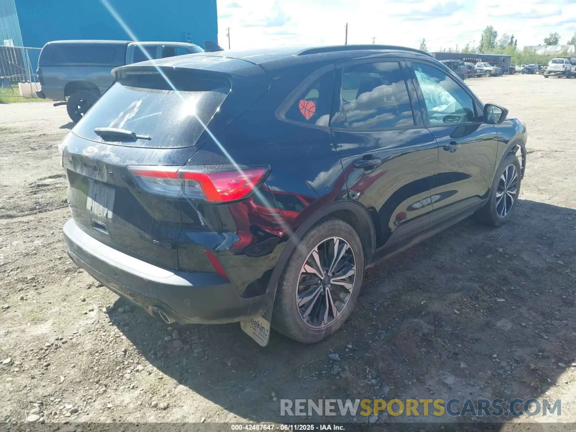4 Photograph of a damaged car 1FMCU9H97MUB17707 FORD ESCAPE 2021