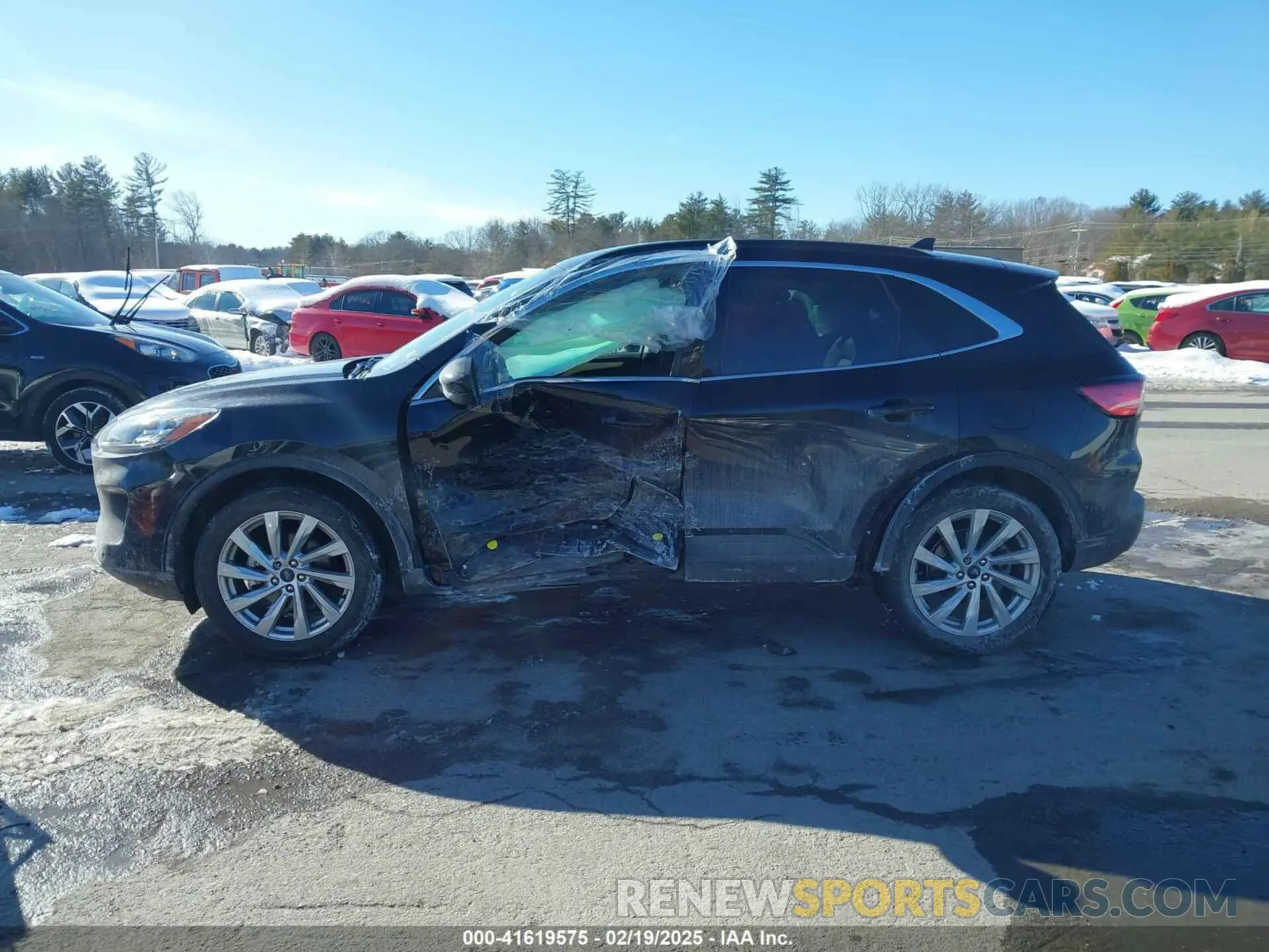 14 Photograph of a damaged car 1FMCU9J91MUB36425 FORD ESCAPE 2021