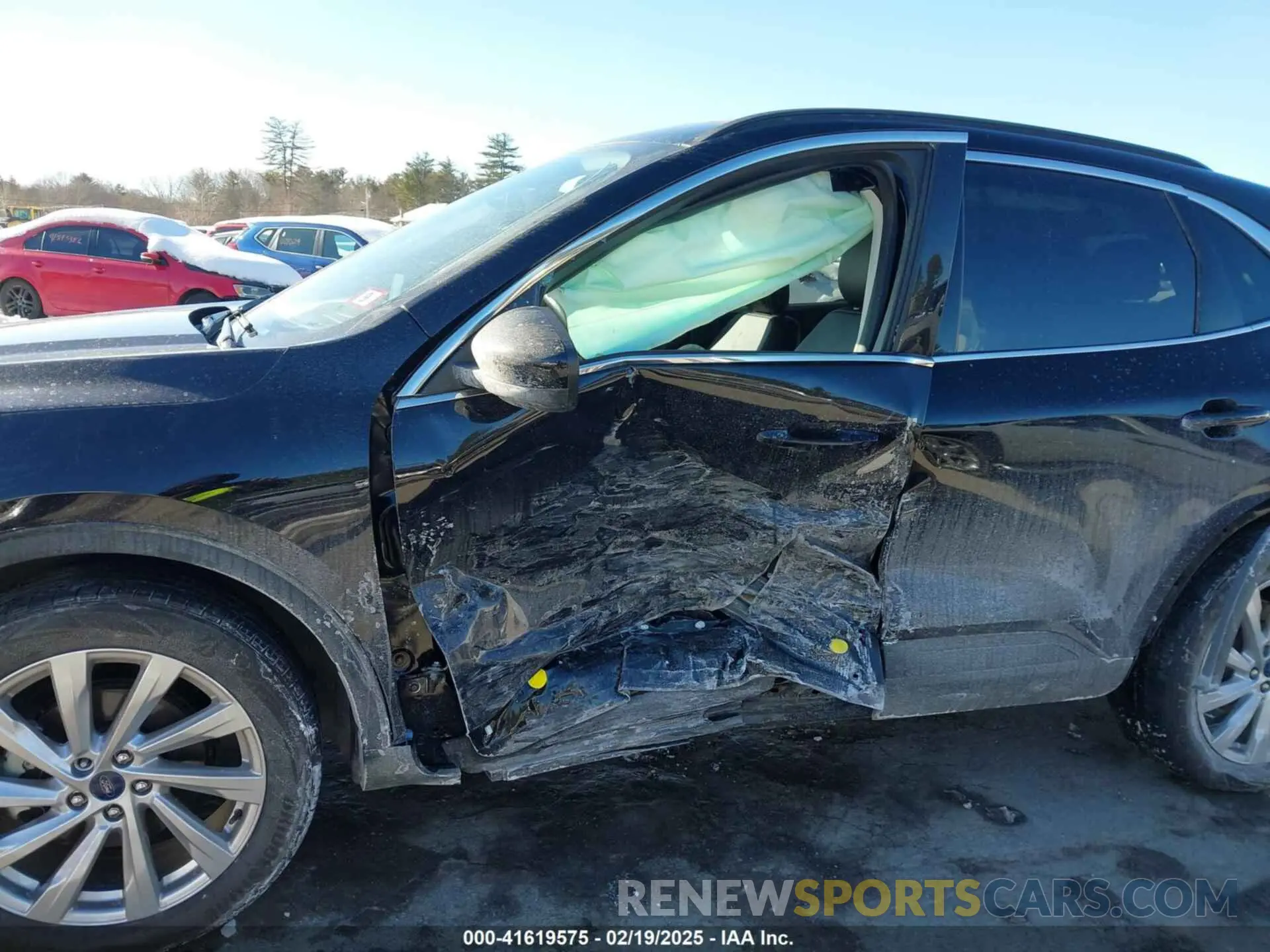 6 Photograph of a damaged car 1FMCU9J91MUB36425 FORD ESCAPE 2021
