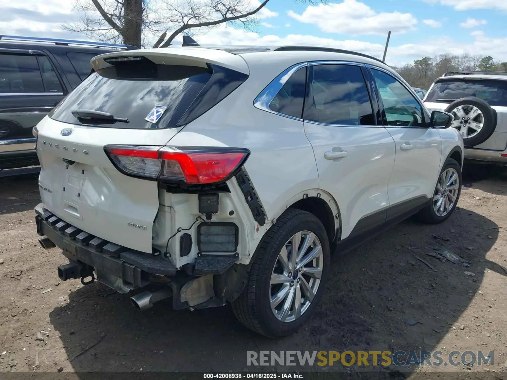 4 Photograph of a damaged car 1FMCU9J94MUA27571 FORD ESCAPE 2021