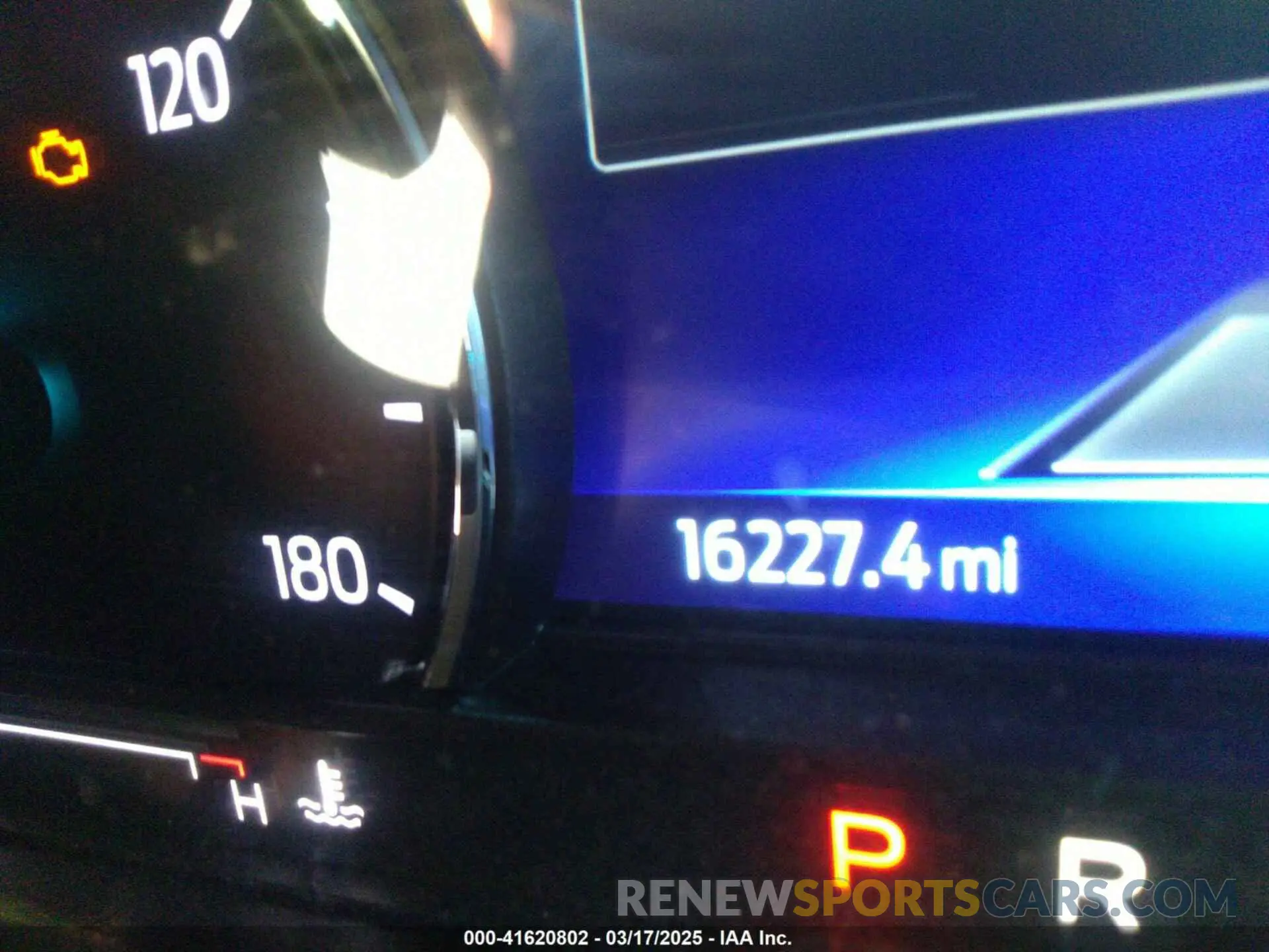 15 Photograph of a damaged car 1FMCU0BZ0NUB45984 FORD ESCAPE 2022