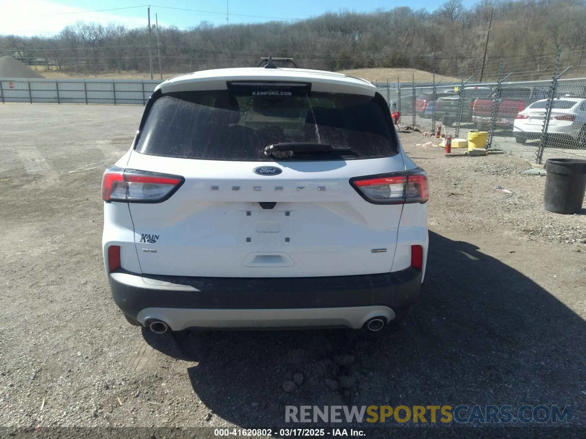 16 Photograph of a damaged car 1FMCU0BZ0NUB45984 FORD ESCAPE 2022