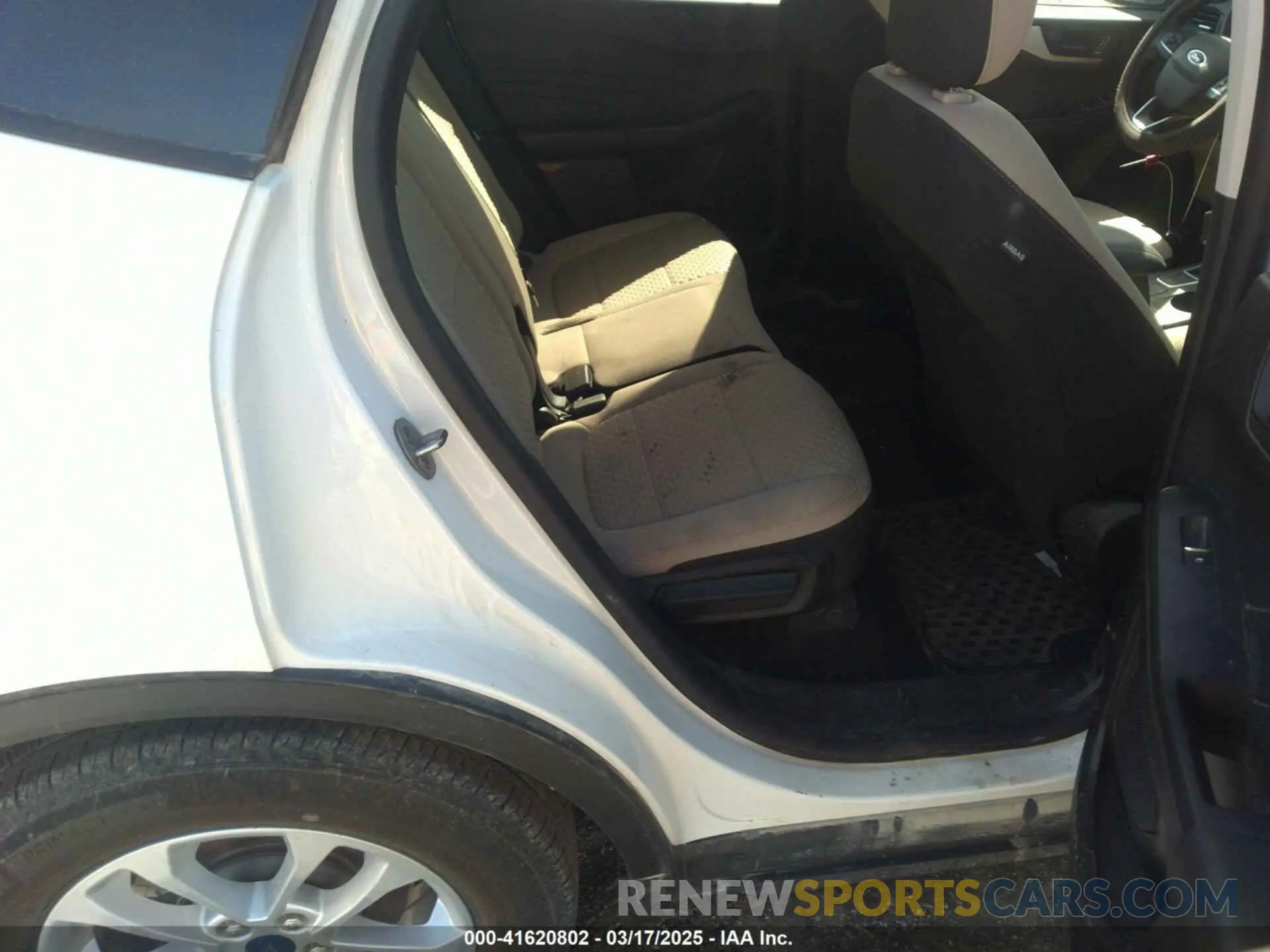 8 Photograph of a damaged car 1FMCU0BZ0NUB45984 FORD ESCAPE 2022