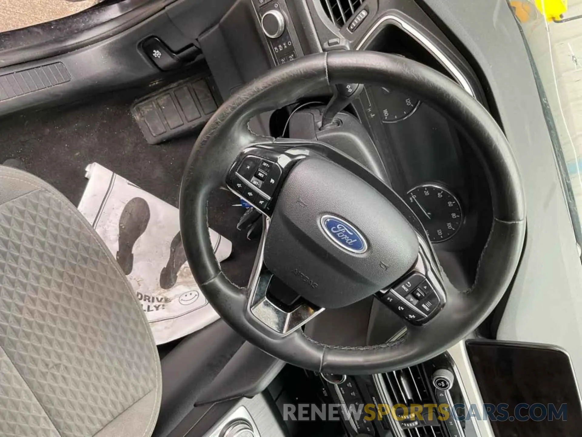 34 Photograph of a damaged car 1FMCU0BZ2NUA30822 FORD ESCAPE 2022