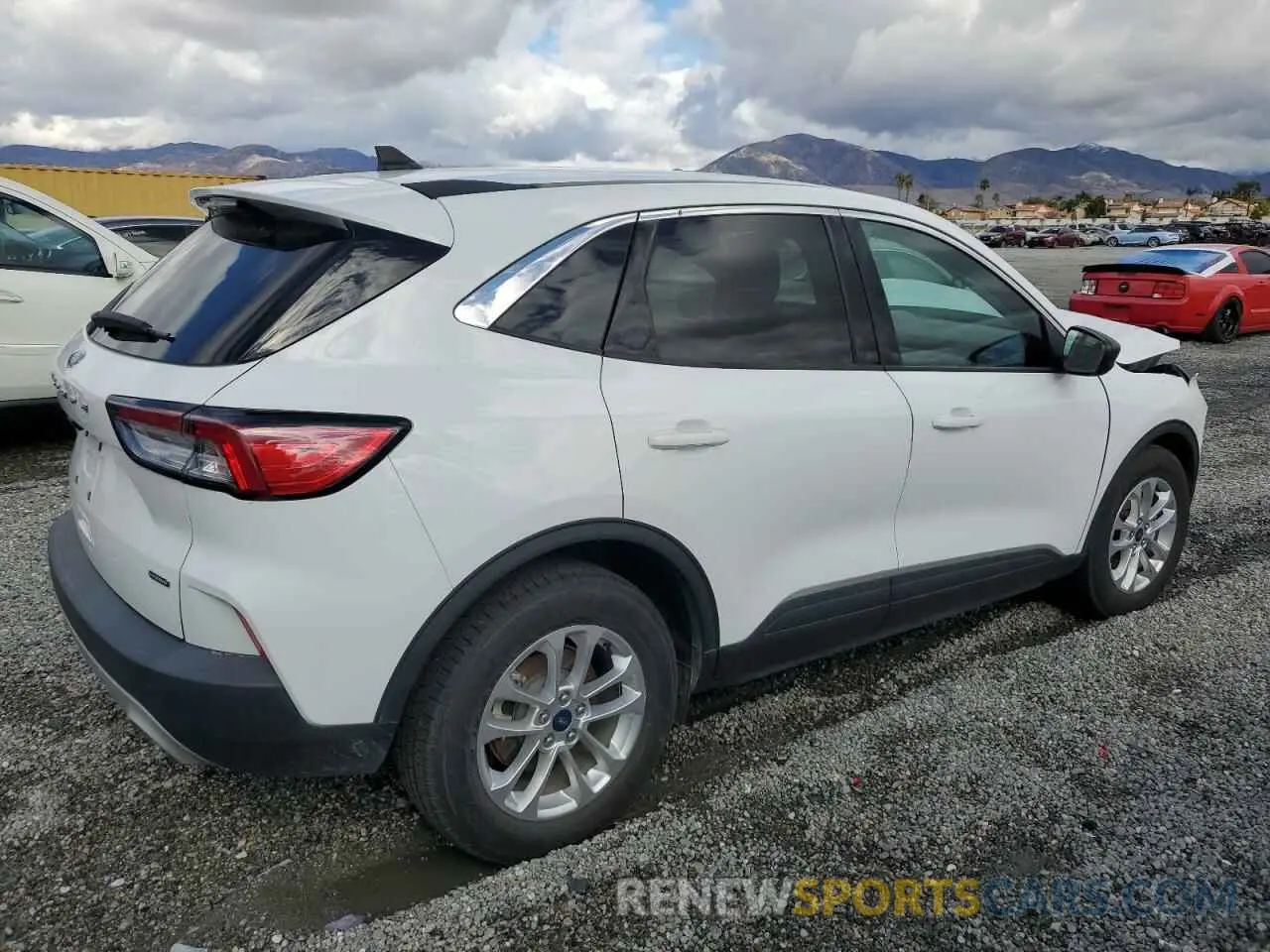 3 Photograph of a damaged car 1FMCU0BZ4NUA80783 FORD ESCAPE 2022