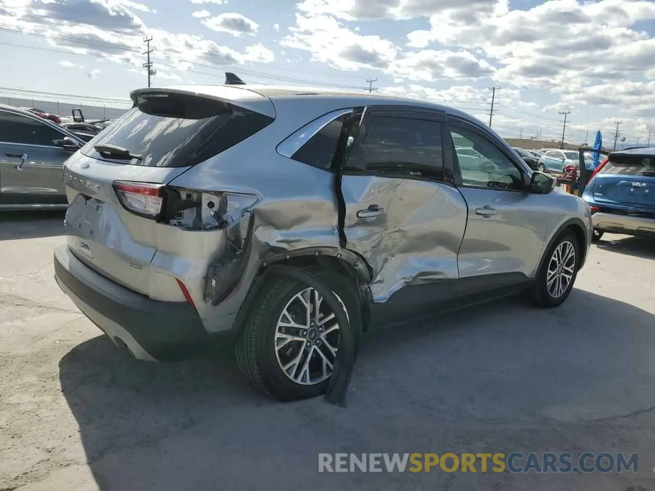 3 Фотография поврежденного автомобиля 1FMCU0CZ2NUA16871 FORD ESCAPE 2022