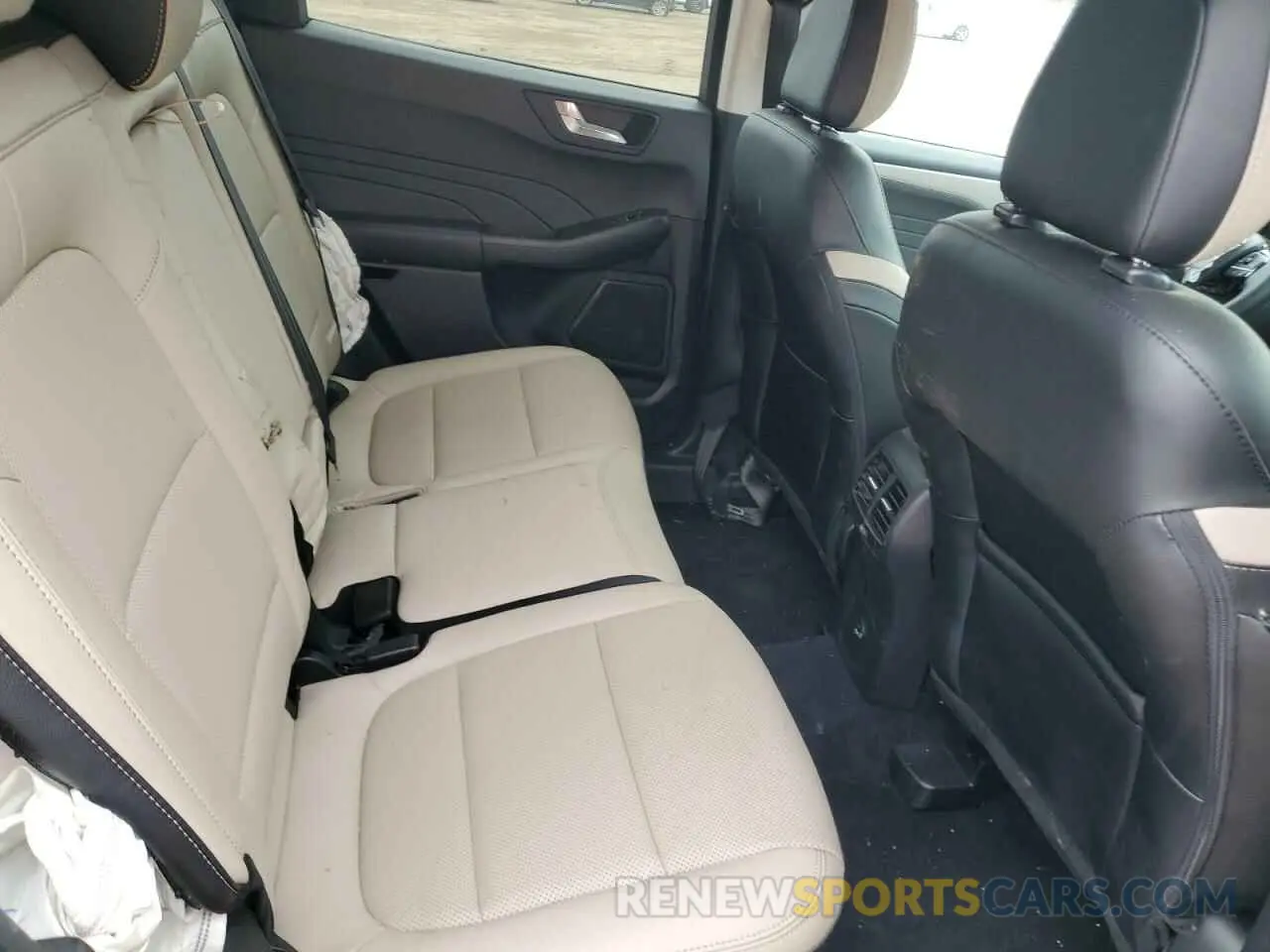 11 Photograph of a damaged car 1FMCU0CZ2NUA86788 FORD ESCAPE 2022