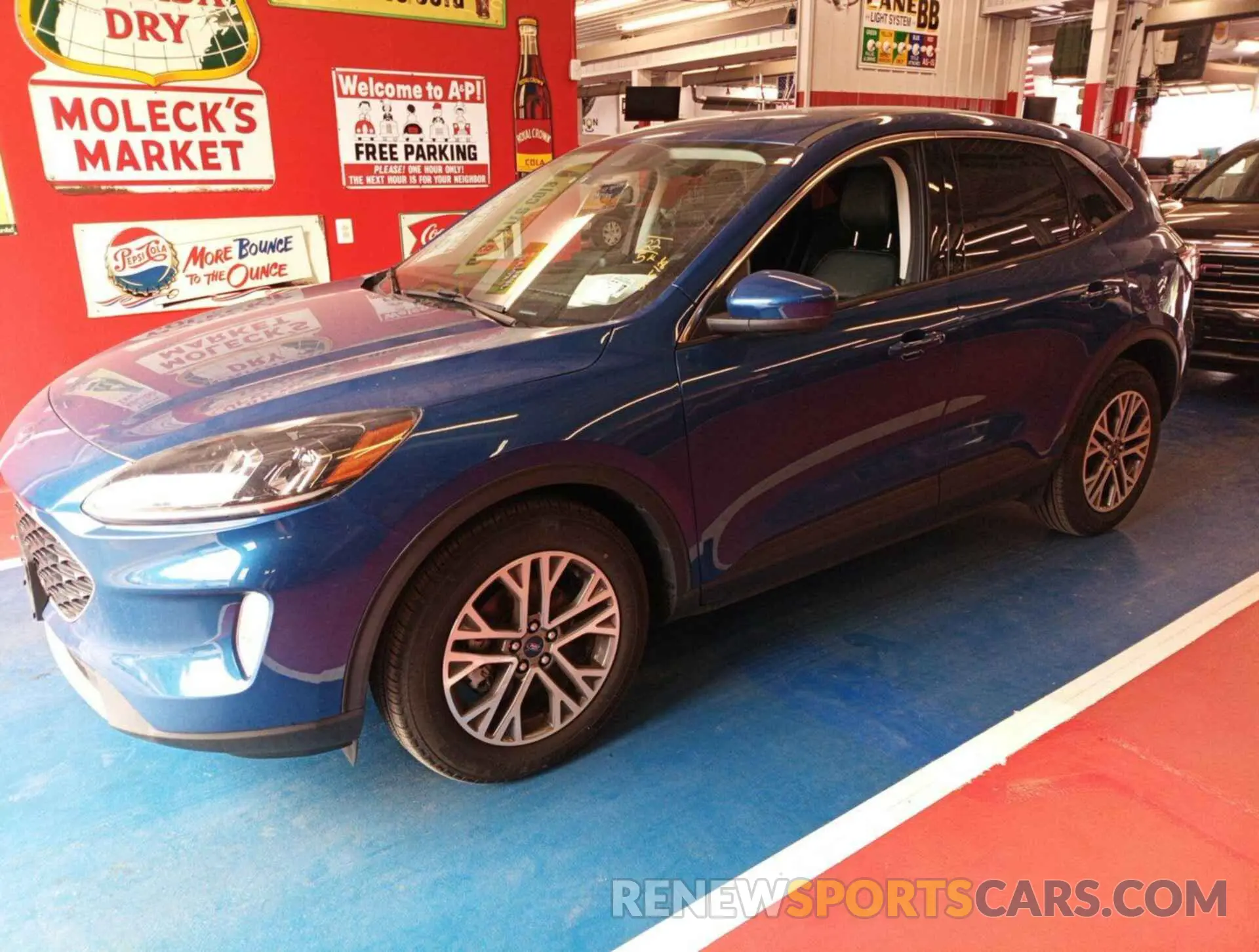 10 Фотография поврежденного автомобиля 1FMCU0CZ8NUB45374 FORD ESCAPE 2022