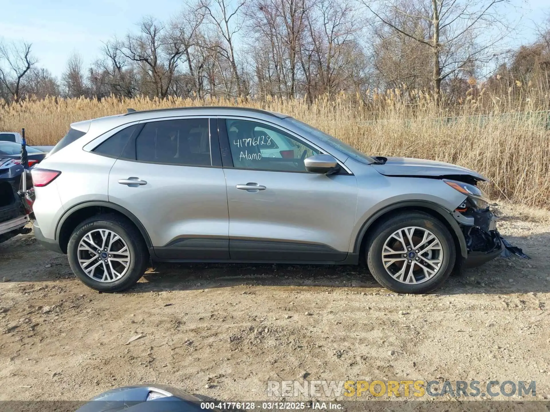 14 Фотография поврежденного автомобиля 1FMCU0CZXNUA97120 FORD ESCAPE 2022