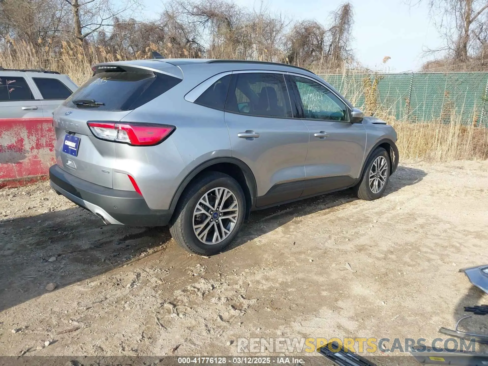 4 Фотография поврежденного автомобиля 1FMCU0CZXNUA97120 FORD ESCAPE 2022