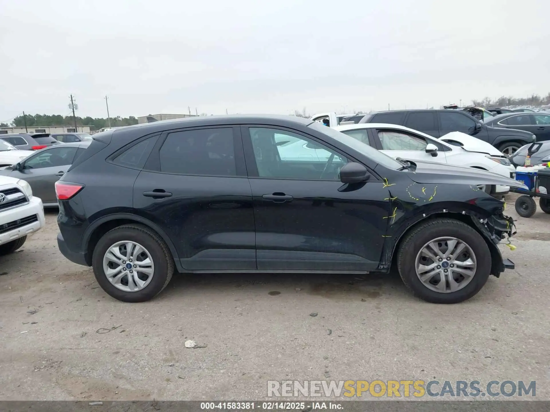 14 Photograph of a damaged car 1FMCU0F61NUA35686 FORD ESCAPE 2022