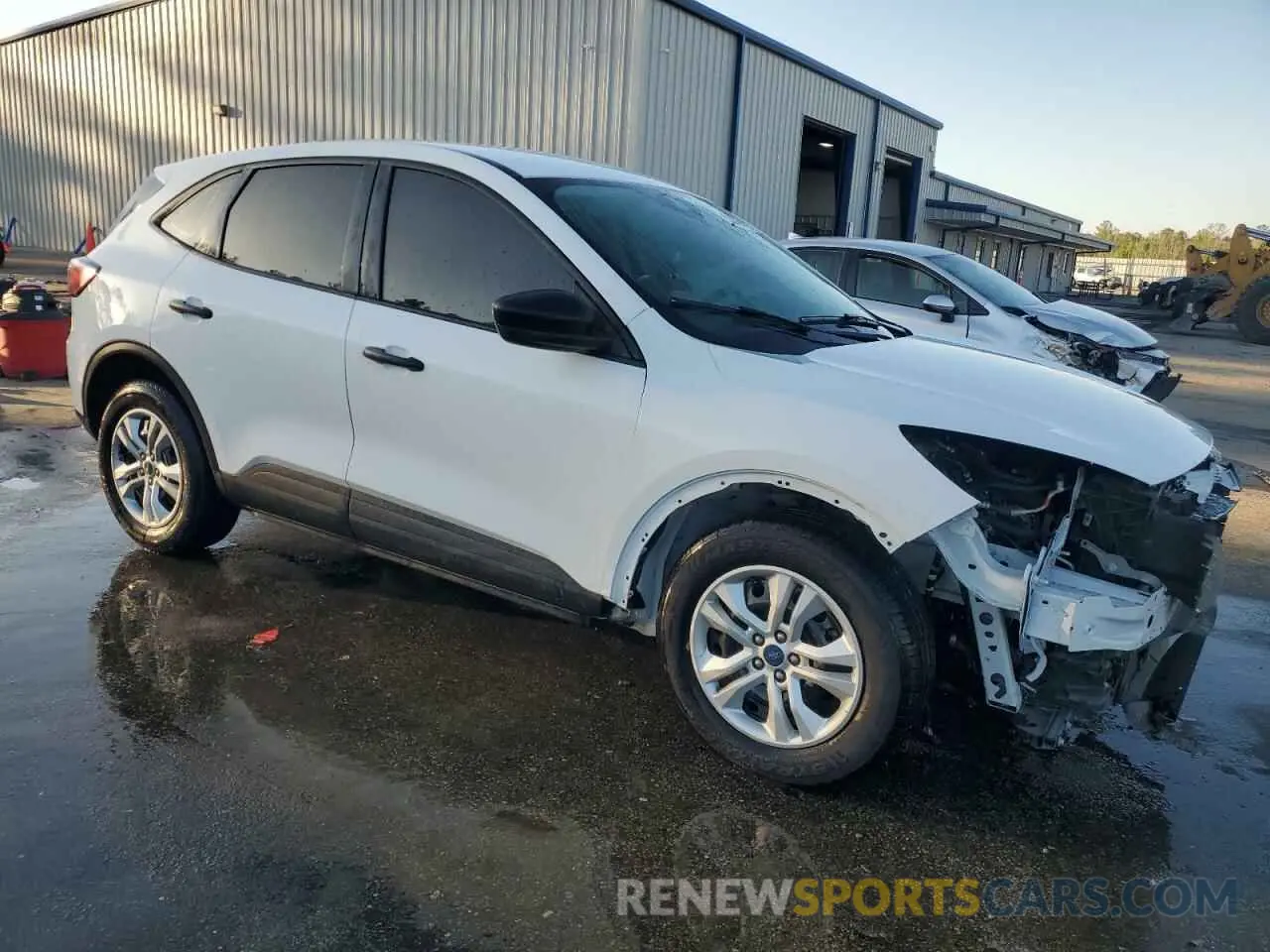 4 Photograph of a damaged car 1FMCU0F62NUB48093 FORD ESCAPE 2022