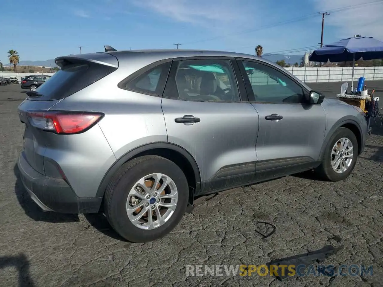 3 Photograph of a damaged car 1FMCU0F65NUB26802 FORD ESCAPE 2022