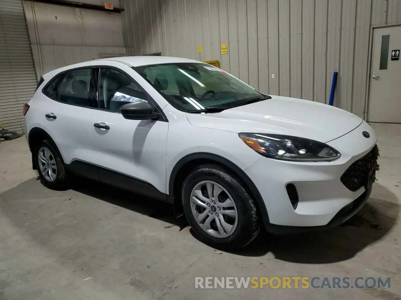4 Photograph of a damaged car 1FMCU0F69NUA84814 FORD ESCAPE 2022