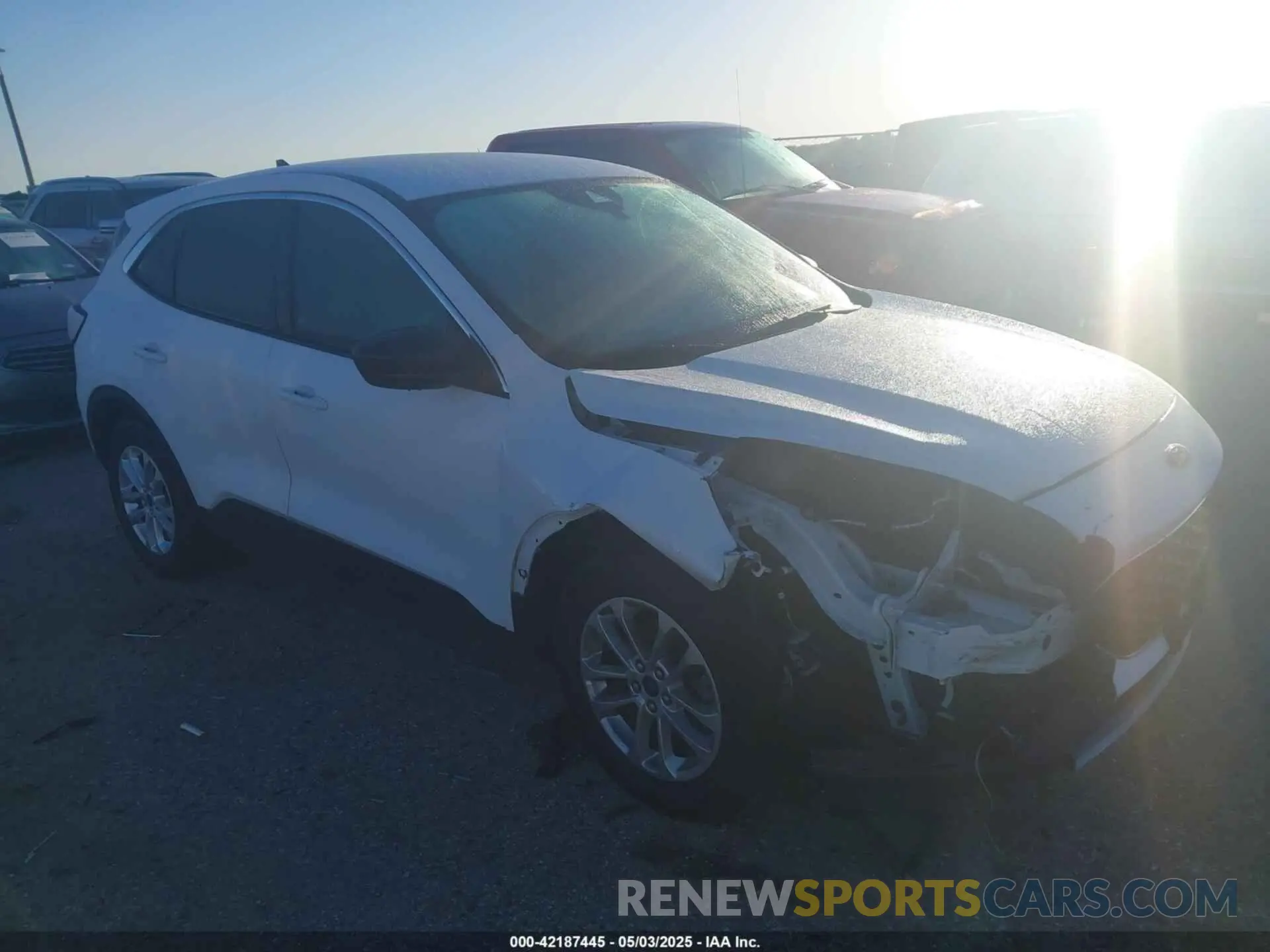 1 Фотография поврежденного автомобиля 1FMCU0G60NUA62683 FORD ESCAPE 2022