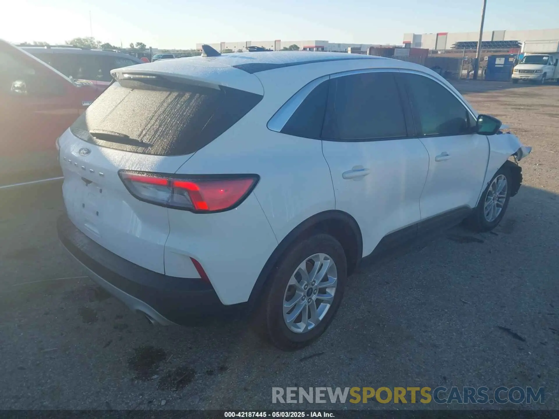 4 Фотография поврежденного автомобиля 1FMCU0G60NUA62683 FORD ESCAPE 2022