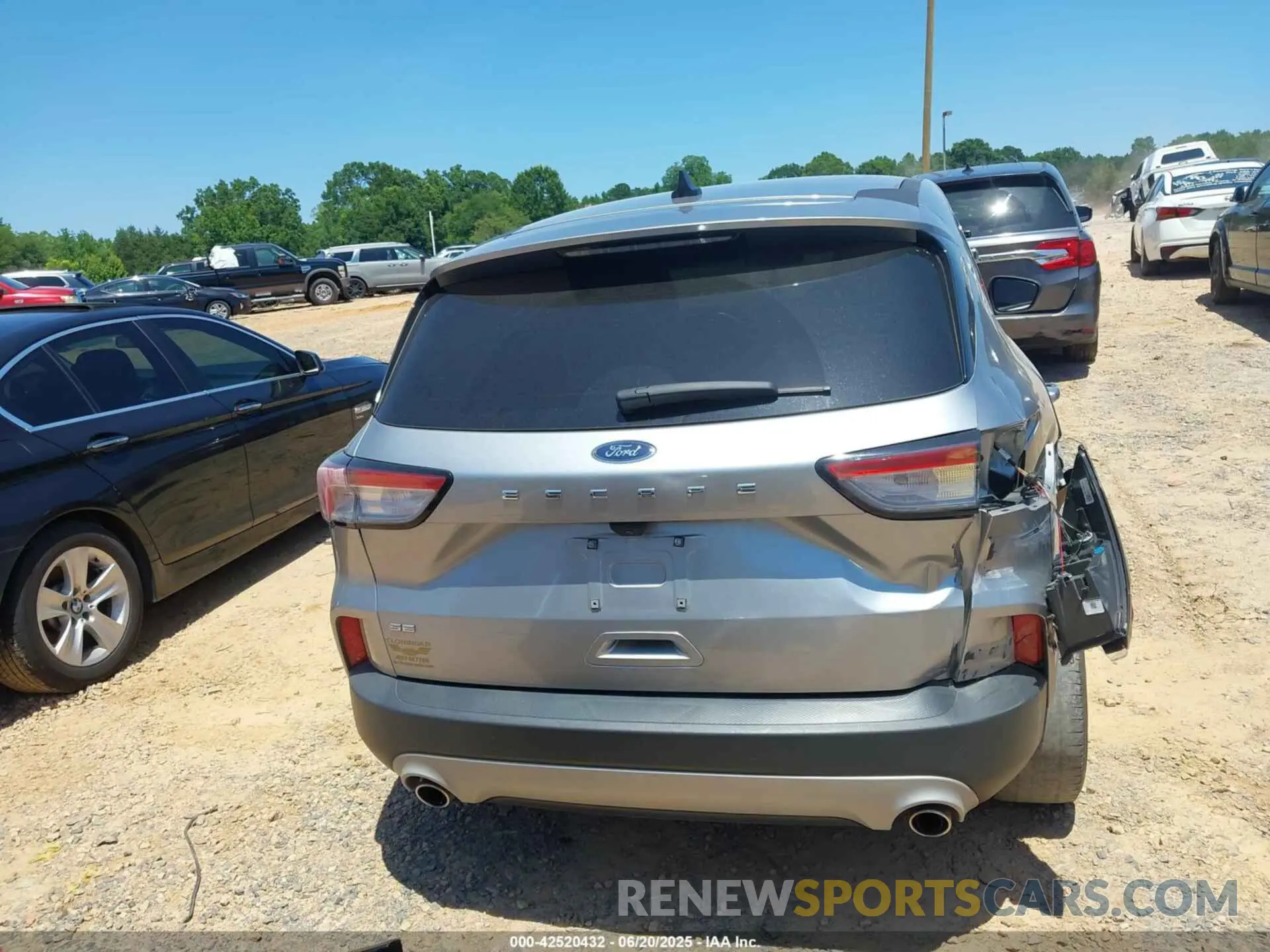 16 Photograph of a damaged car 1FMCU0G60NUB96254 FORD ESCAPE 2022