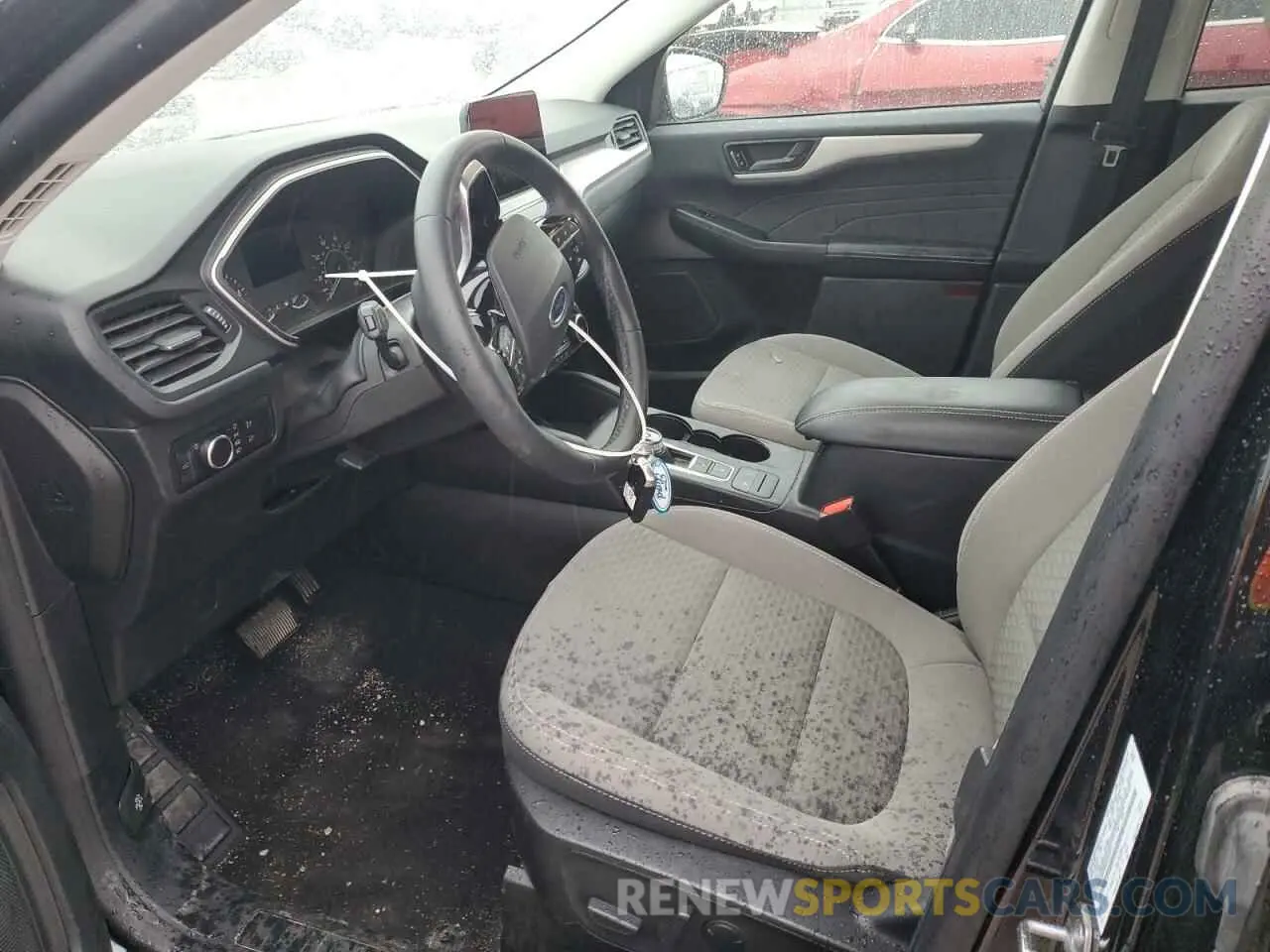 7 Photograph of a damaged car 1FMCU0G60NUC02411 FORD ESCAPE 2022