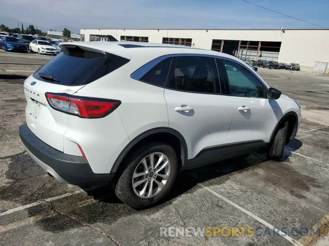3 Photograph of a damaged car 1FMCU0G61NUA70212 FORD ESCAPE 2022