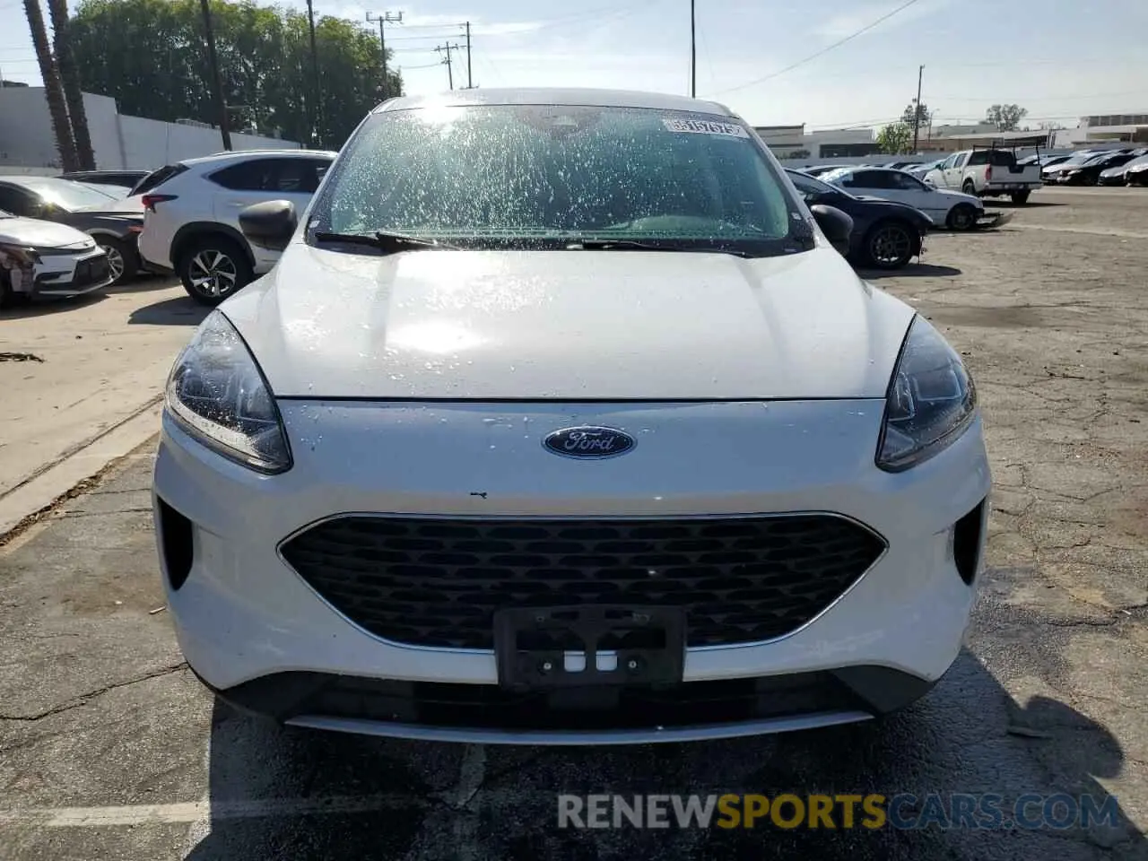 5 Photograph of a damaged car 1FMCU0G61NUA70212 FORD ESCAPE 2022