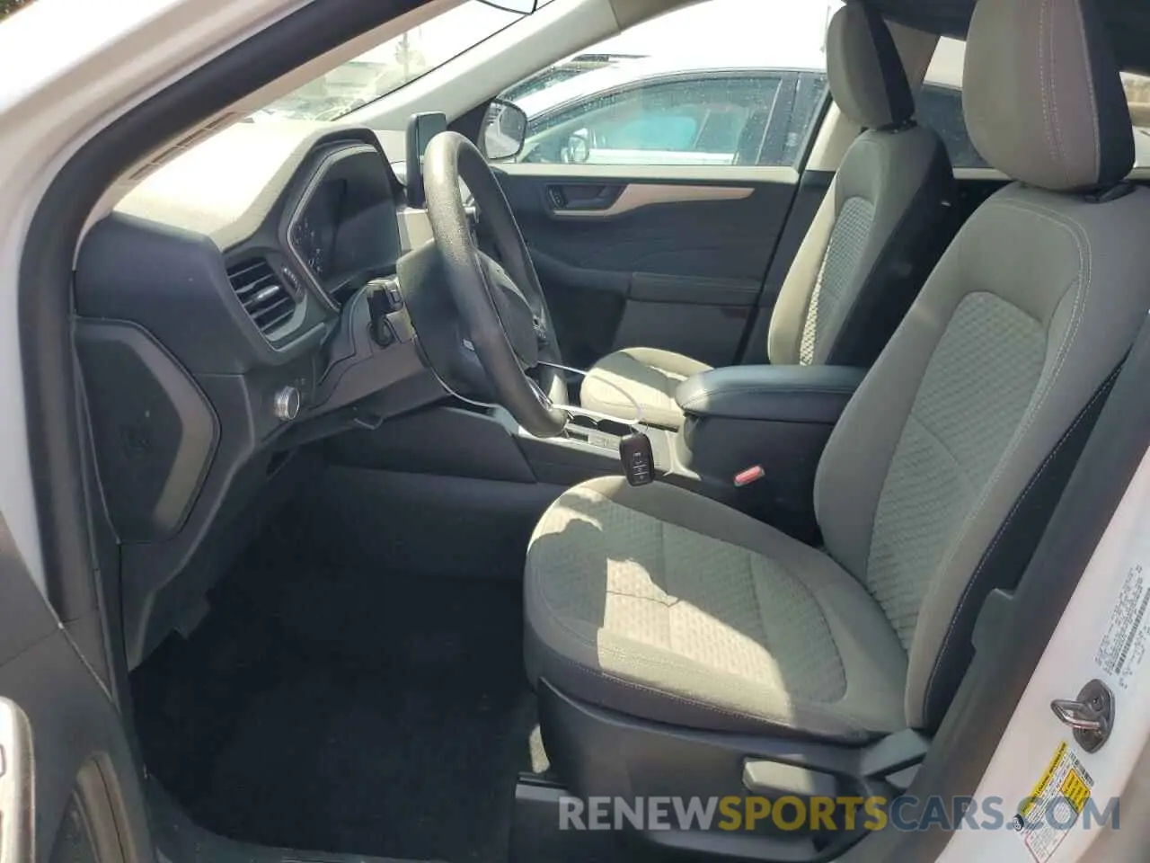 7 Photograph of a damaged car 1FMCU0G61NUA70212 FORD ESCAPE 2022