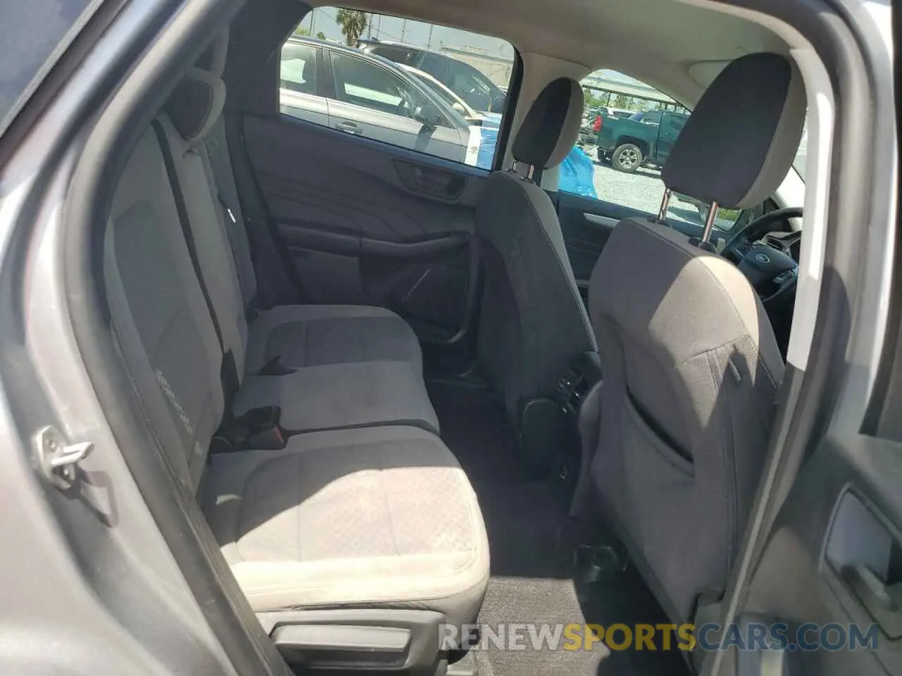 11 Photograph of a damaged car 1FMCU0G61NUB43904 FORD ESCAPE 2022