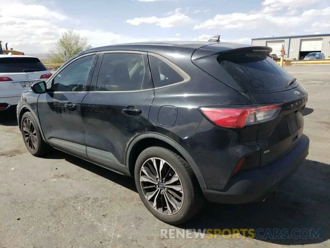 2 Photograph of a damaged car 1FMCU0G62NUA87312 FORD ESCAPE 2022