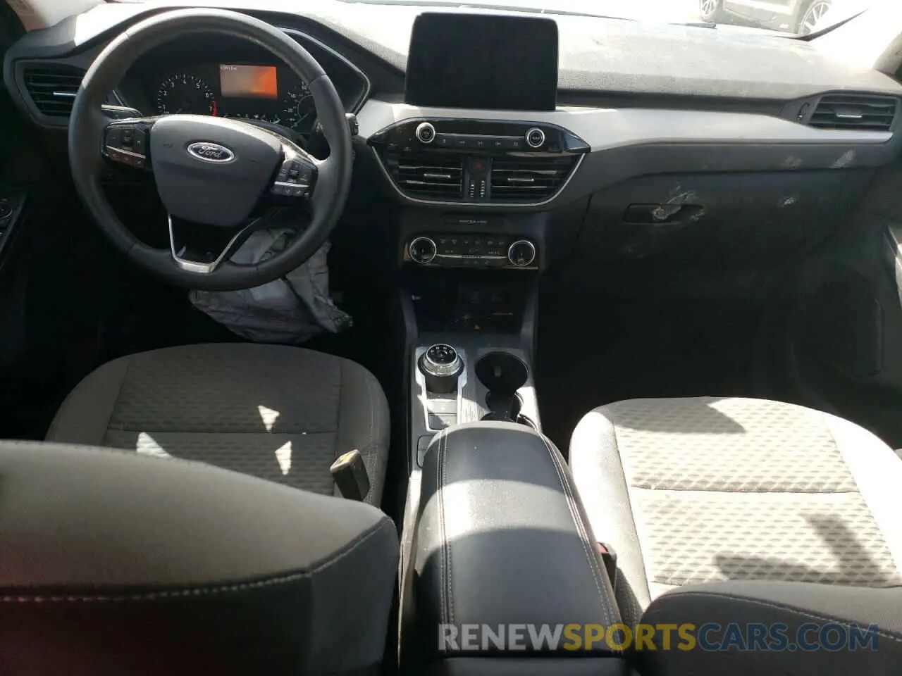 8 Photograph of a damaged car 1FMCU0G62NUA87312 FORD ESCAPE 2022