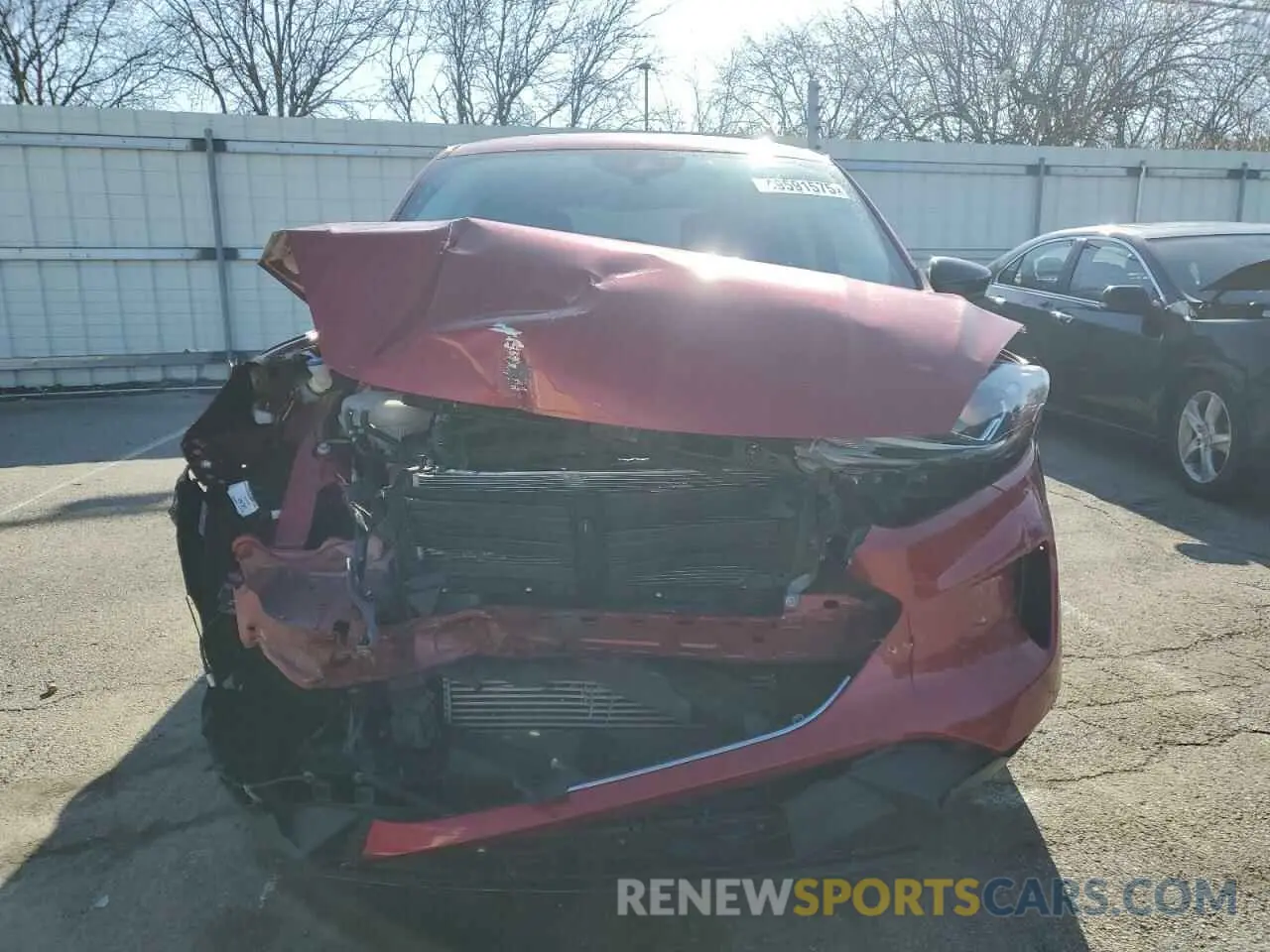 5 Photograph of a damaged car 1FMCU0G62NUB16145 FORD ESCAPE 2022