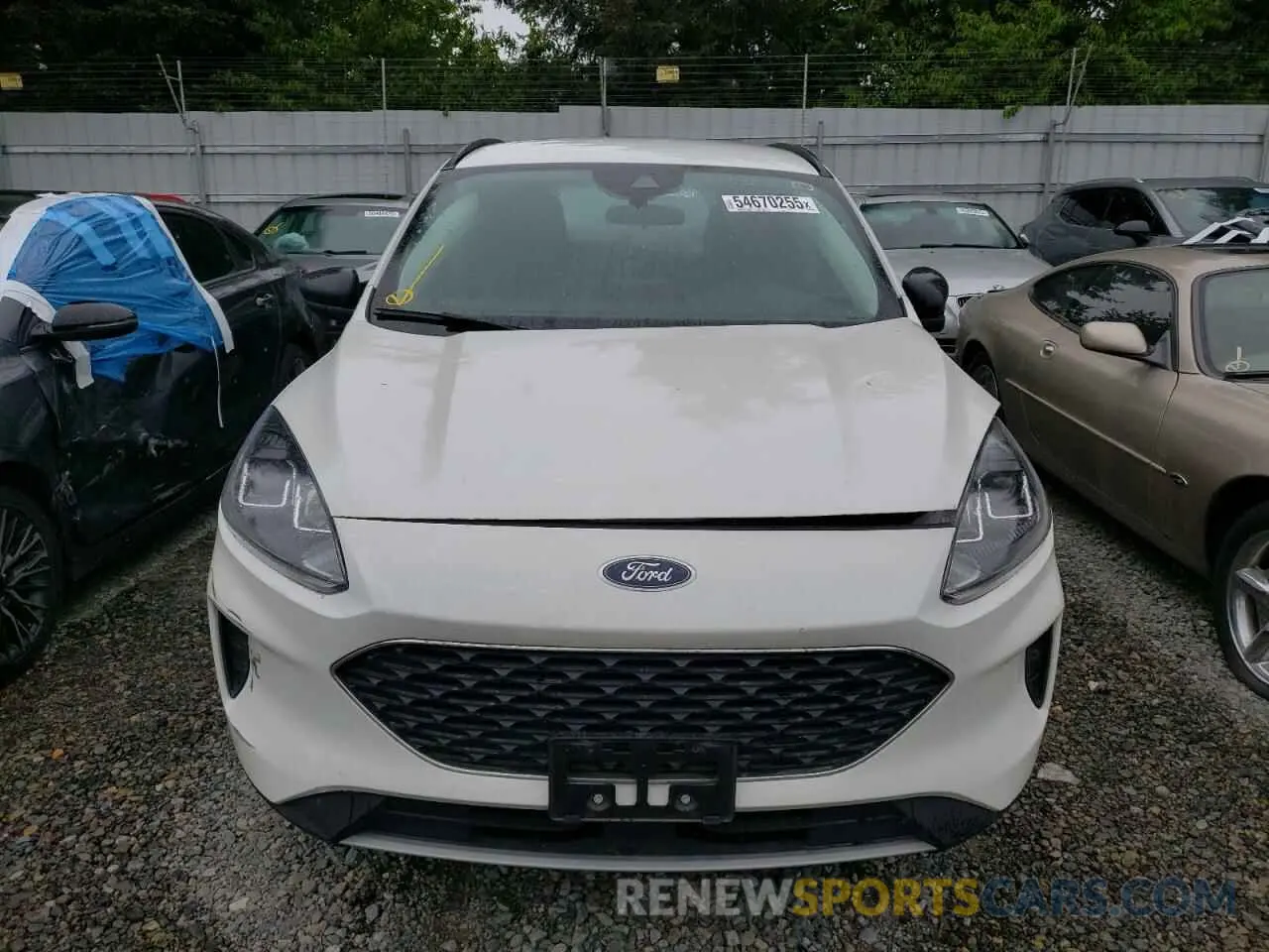 5 Photograph of a damaged car 1FMCU0G62NUB60341 FORD ESCAPE 2022
