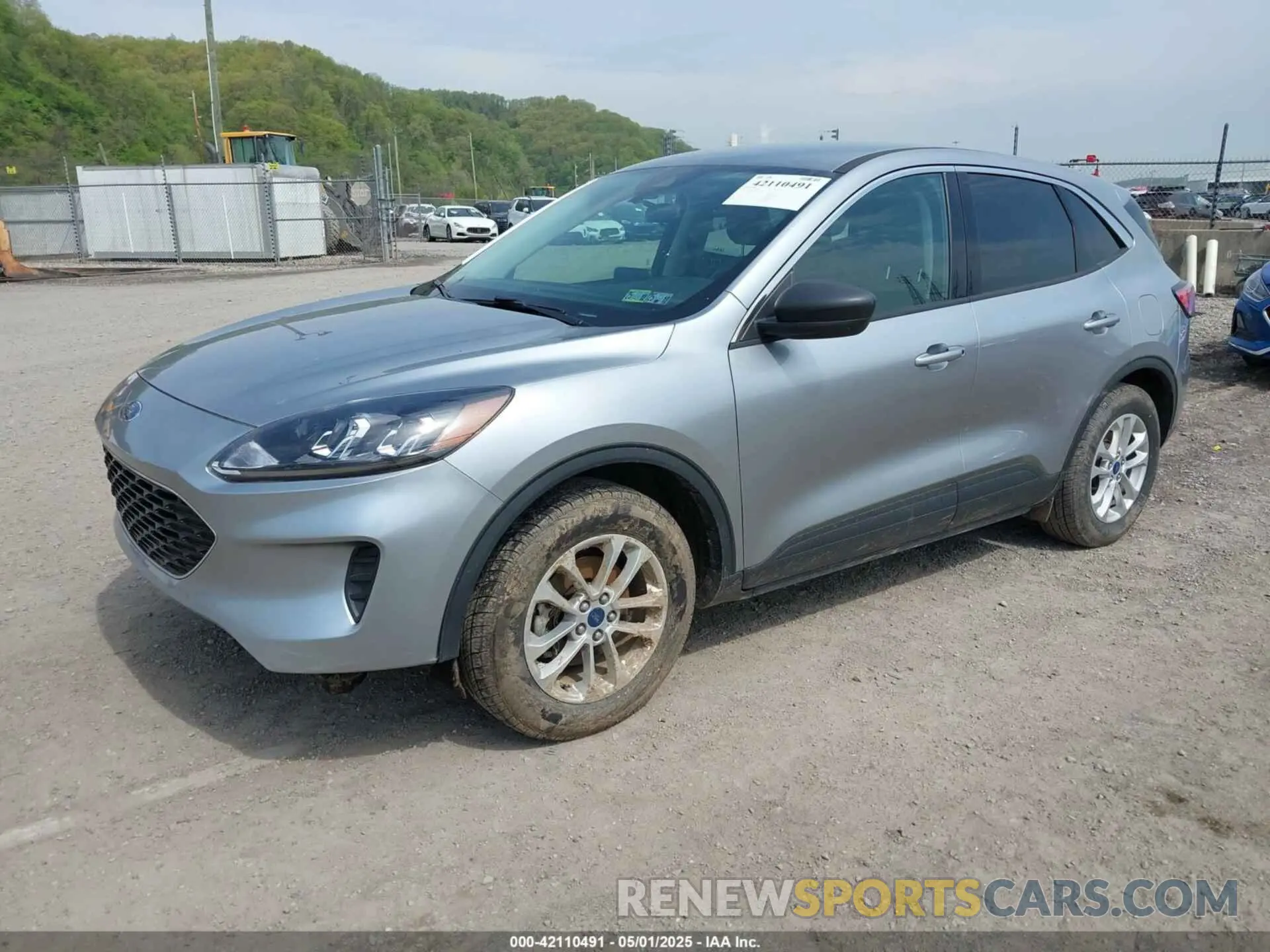 2 Photograph of a damaged car 1FMCU0G62NUB81349 FORD ESCAPE 2022