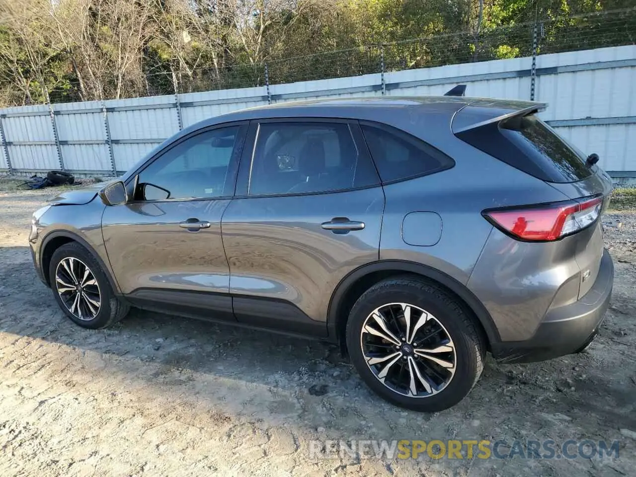 2 Photograph of a damaged car 1FMCU0G62NUB97762 FORD ESCAPE 2022