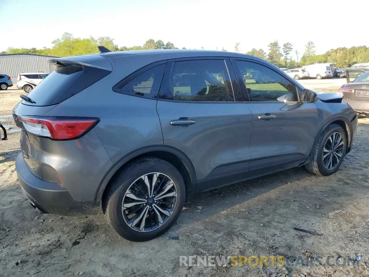3 Photograph of a damaged car 1FMCU0G62NUB97762 FORD ESCAPE 2022
