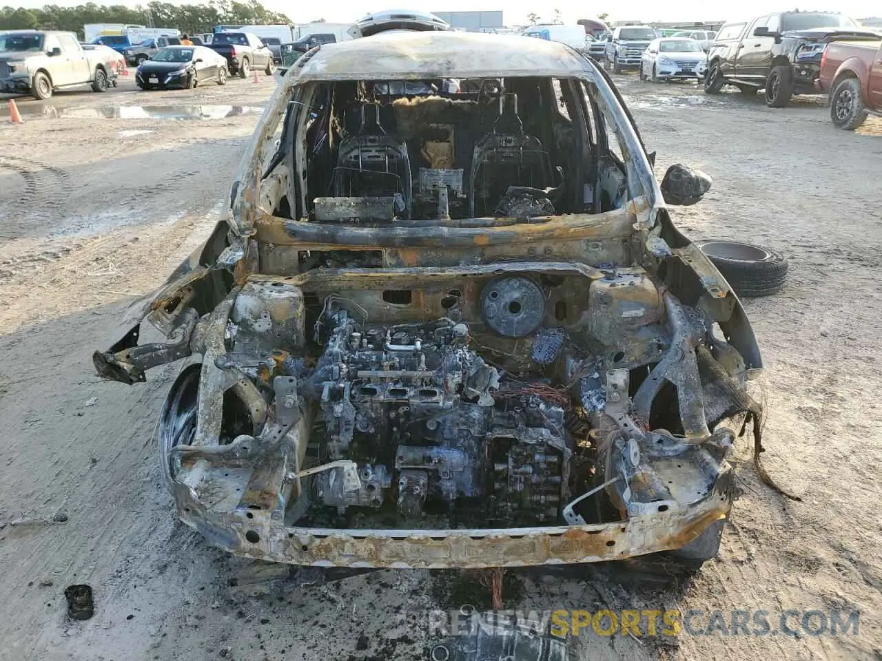 5 Photograph of a damaged car 1FMCU0G62NUC01745 FORD ESCAPE 2022