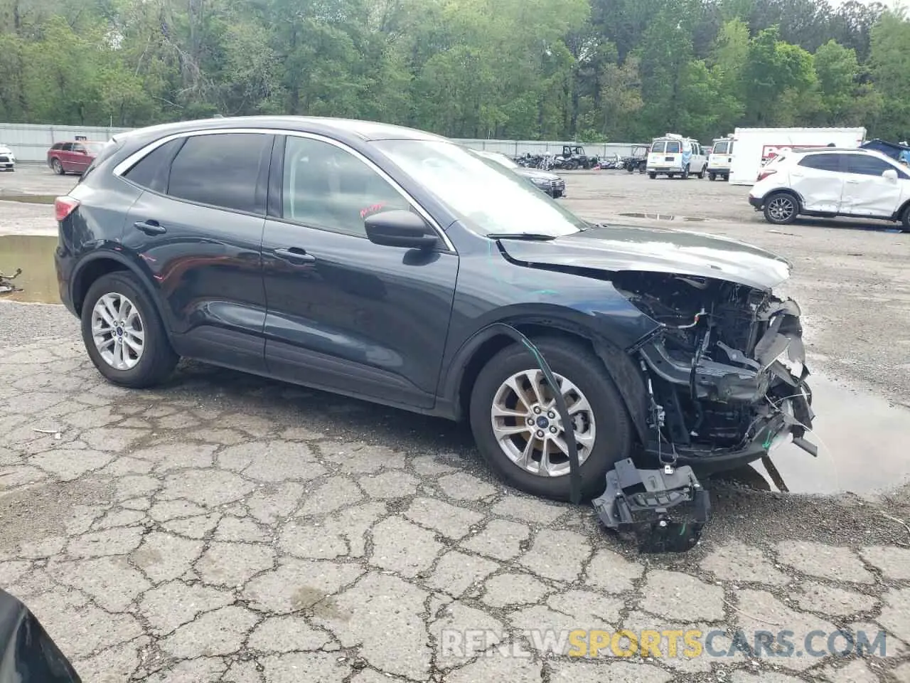 4 Photograph of a damaged car 1FMCU0G63NUA33842 FORD ESCAPE 2022