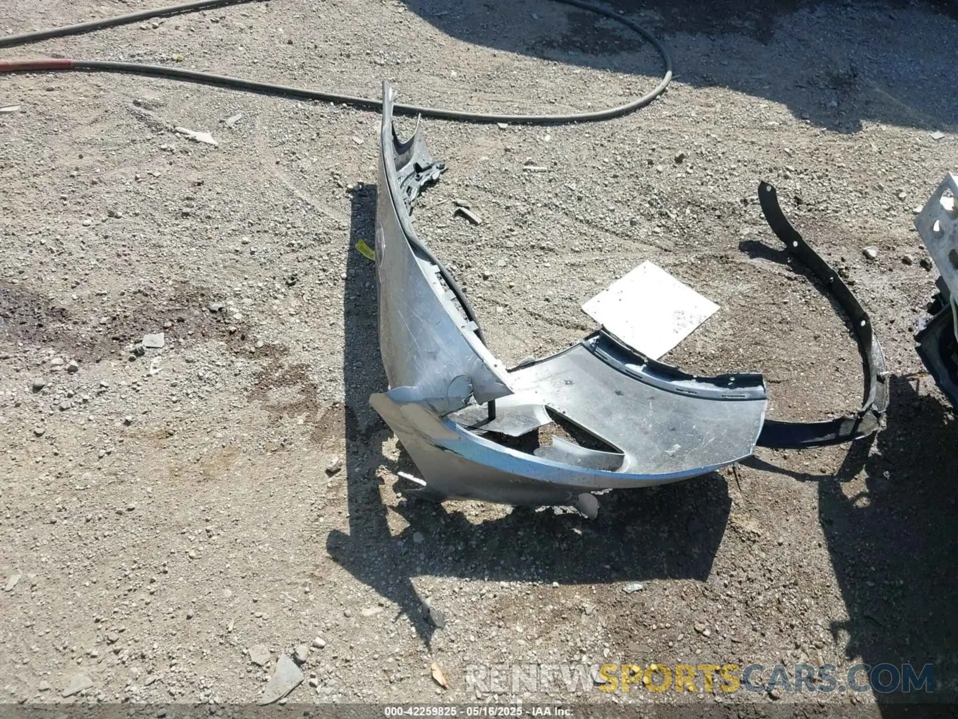 11 Photograph of a damaged car 1FMCU0G64NUA25622 FORD ESCAPE 2022