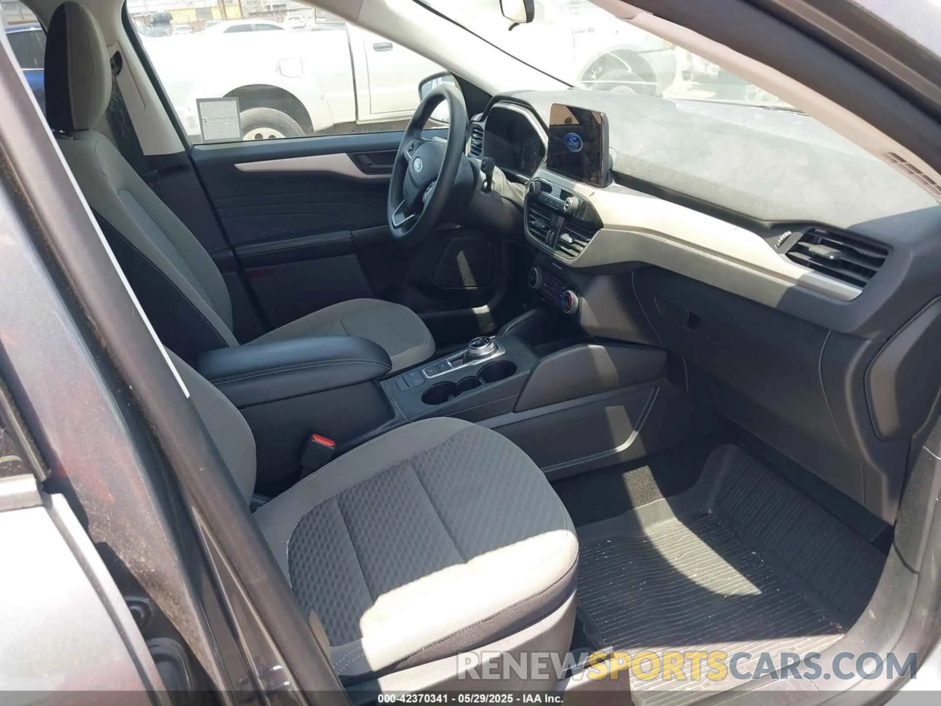5 Фотография поврежденного автомобиля 1FMCU0G64NUB41242 FORD ESCAPE 2022