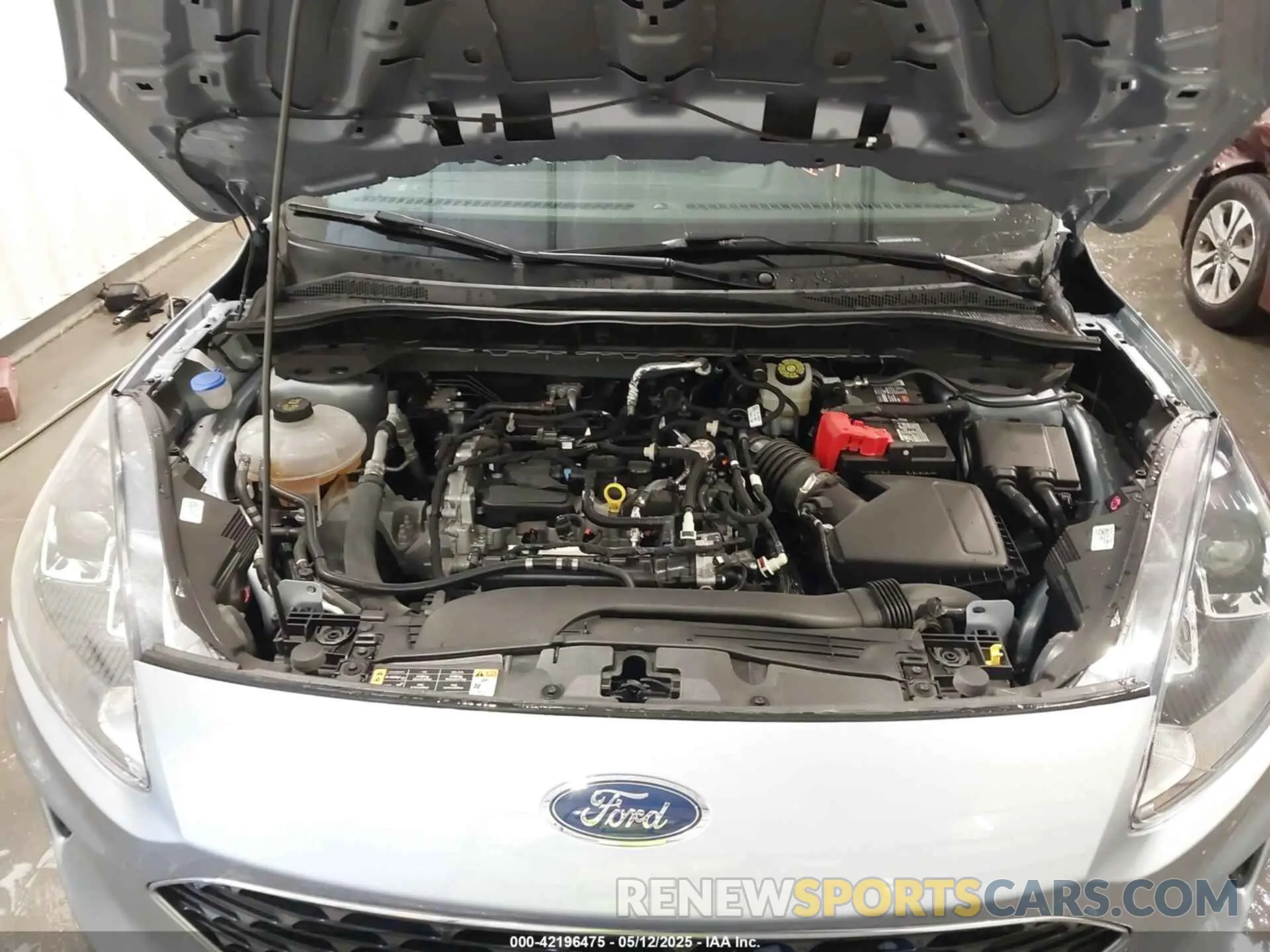 10 Photograph of a damaged car 1FMCU0G64NUB71518 FORD ESCAPE 2022