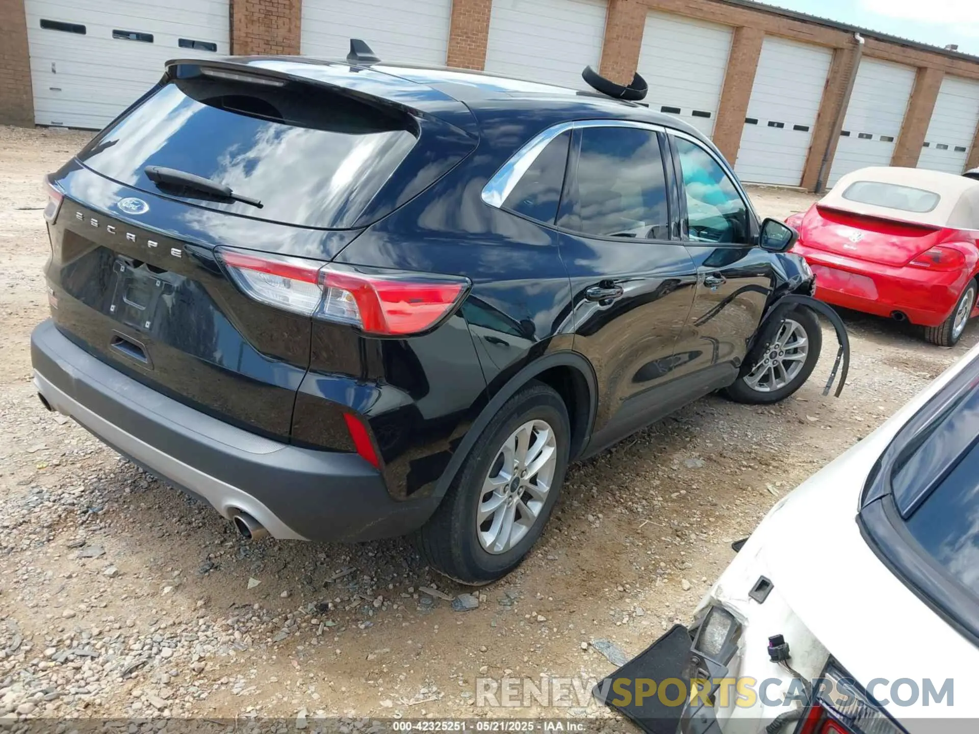 4 Фотография поврежденного автомобиля 1FMCU0G65NUA54496 FORD ESCAPE 2022