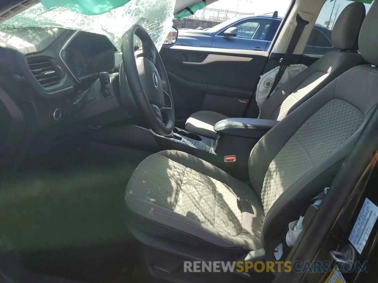 7 Фотография поврежденного автомобиля 1FMCU0G65NUB83158 FORD ESCAPE 2022