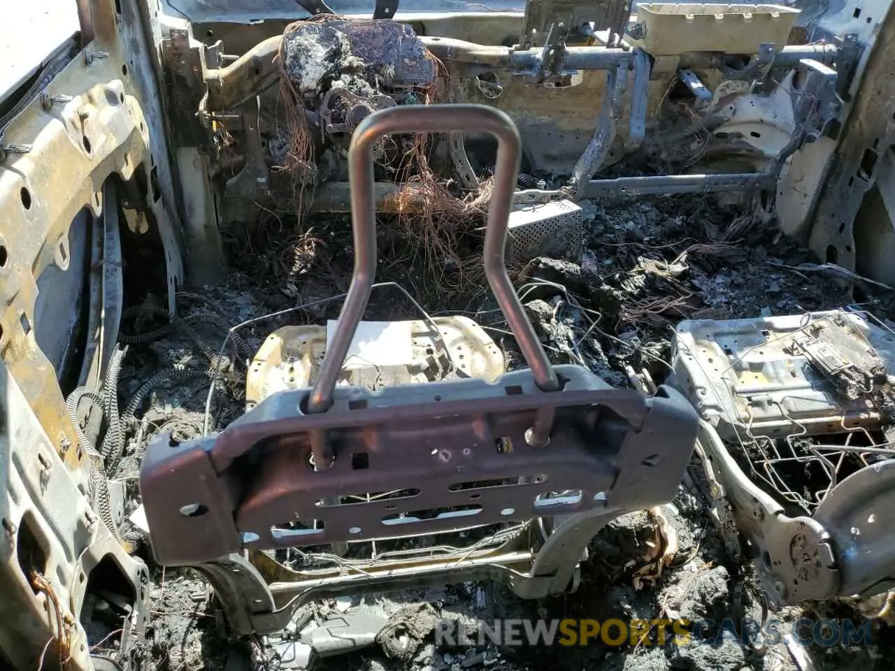 8 Photograph of a damaged car 1FMCU0G66NUA04920 FORD ESCAPE 2022
