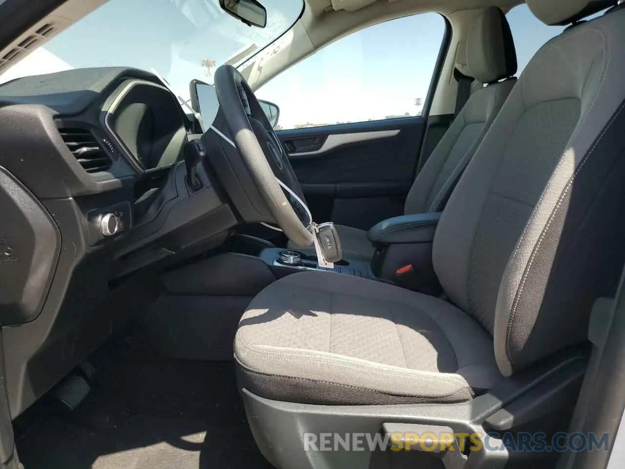 7 Photograph of a damaged car 1FMCU0G66NUB54784 FORD ESCAPE 2022