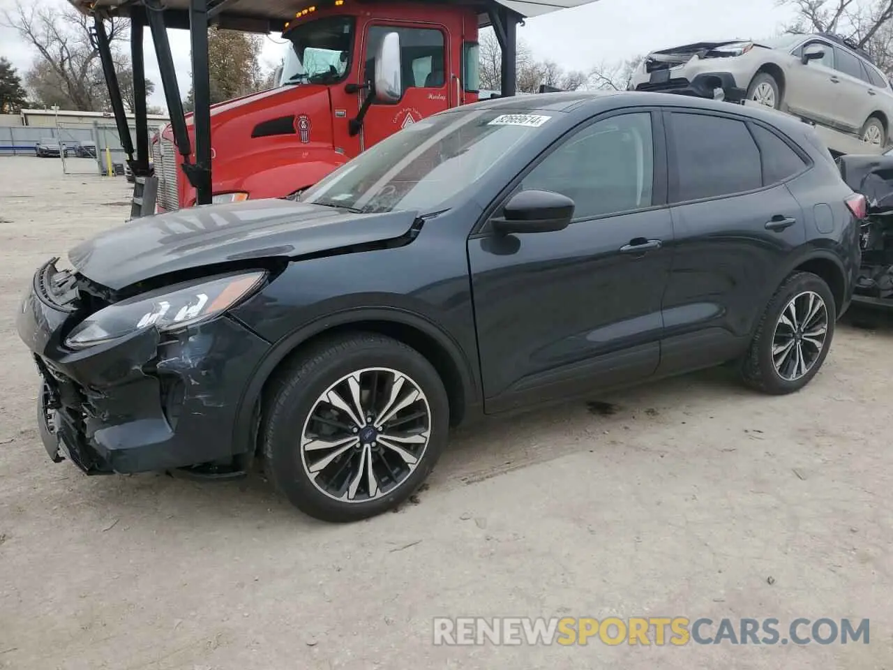 1 Фотография поврежденного автомобиля 1FMCU0G66NUB63811 FORD ESCAPE 2022
