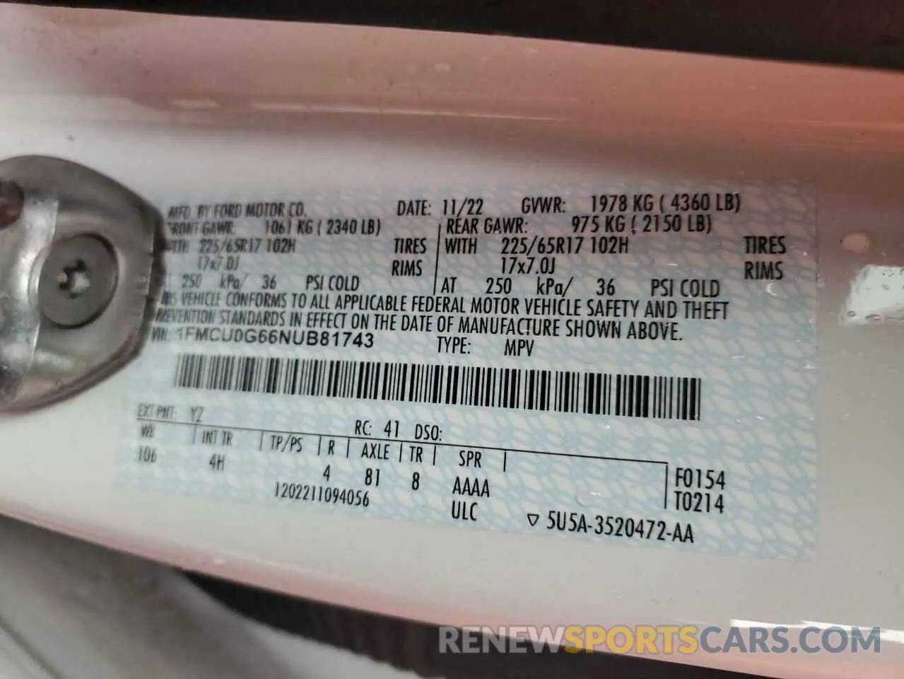 13 Photograph of a damaged car 1FMCU0G66NUB81743 FORD ESCAPE 2022
