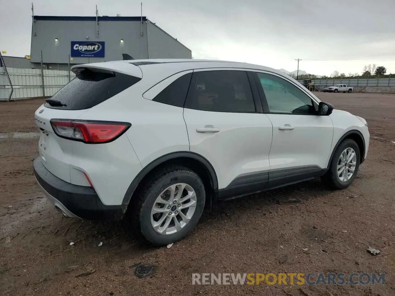 3 Photograph of a damaged car 1FMCU0G66NUB81743 FORD ESCAPE 2022