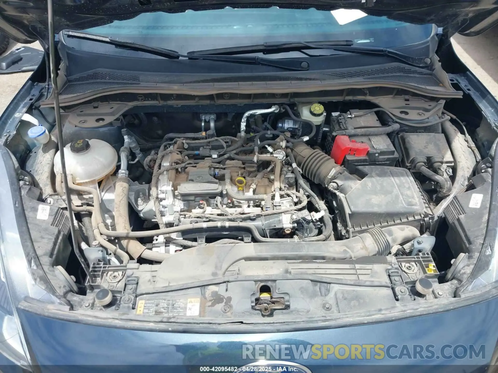 10 Photograph of a damaged car 1FMCU0G67NUB83713 FORD ESCAPE 2022