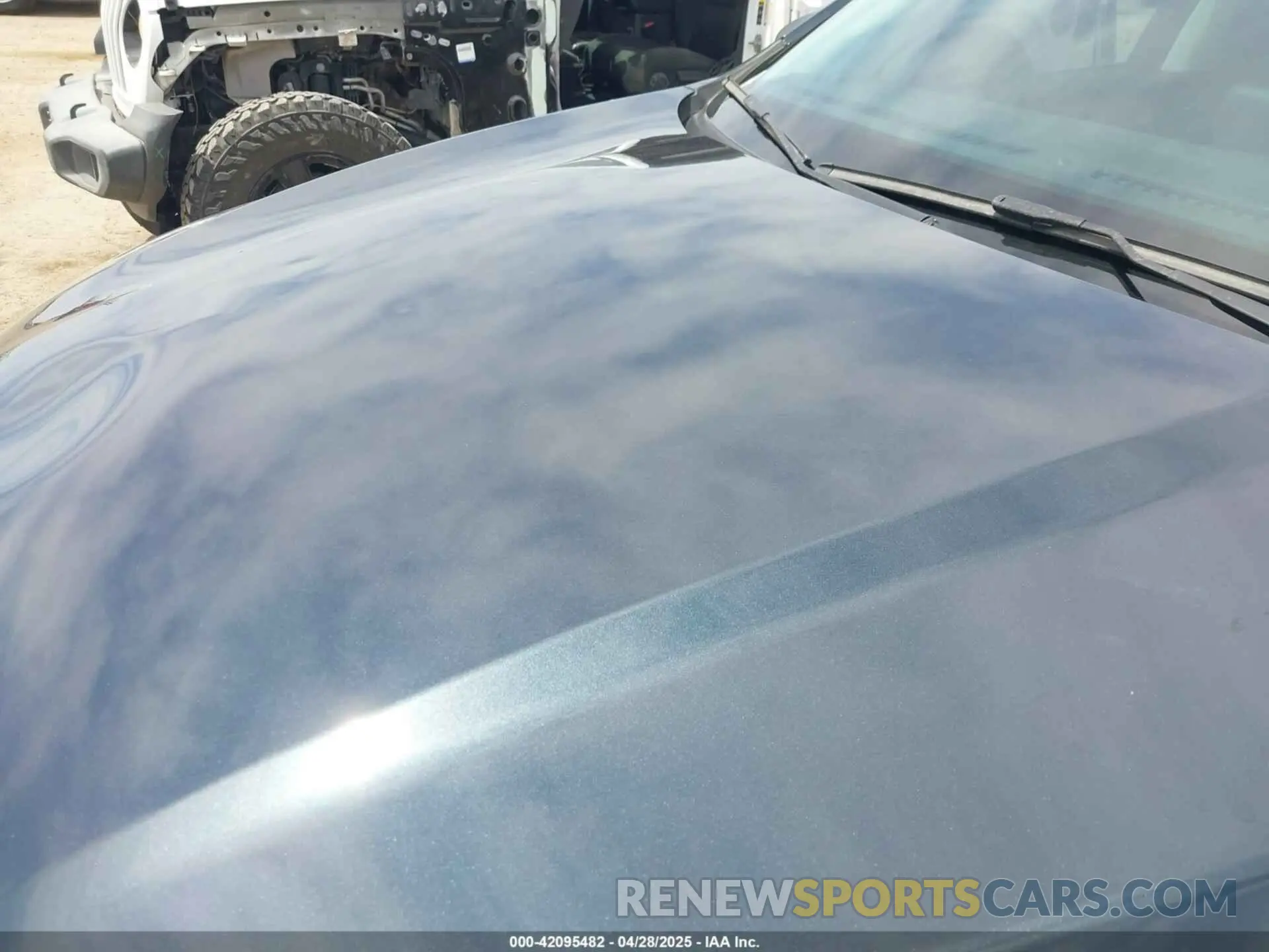 18 Photograph of a damaged car 1FMCU0G67NUB83713 FORD ESCAPE 2022