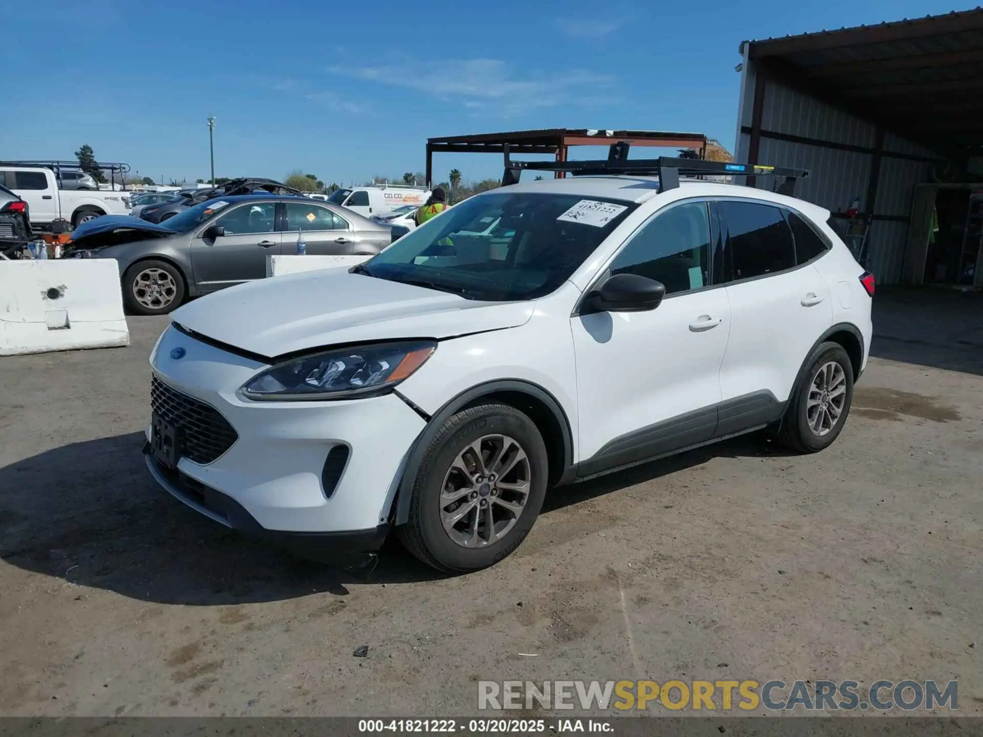 2 Photograph of a damaged car 1FMCU0G68NUA66965 FORD ESCAPE 2022