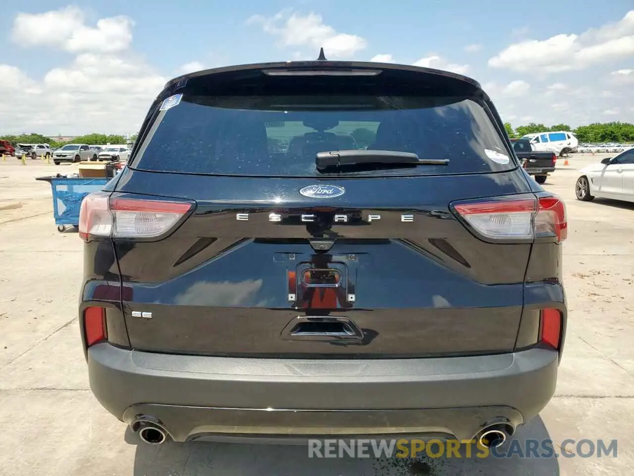 6 Photograph of a damaged car 1FMCU0G68NUB55175 FORD ESCAPE 2022
