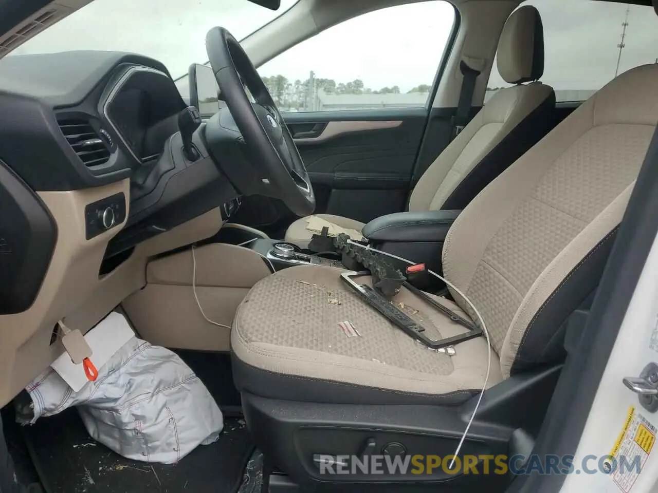 7 Фотография поврежденного автомобиля 1FMCU0G68NUB59727 FORD ESCAPE 2022